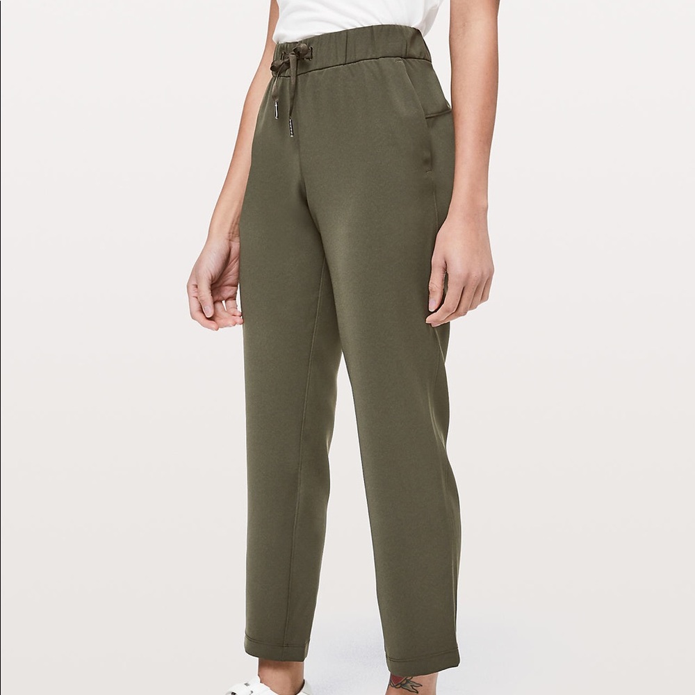 Lululemon On The Fly 7/8 Pant Size 2